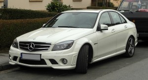Mercedes-Benz_C_63_AMG_%28W_204%29_–_Frontansicht,_26._Februar_2011,_Wülfrath